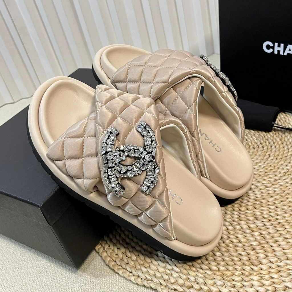 CHANEL Women's slippers with two crossed straps sheepskins beige cream