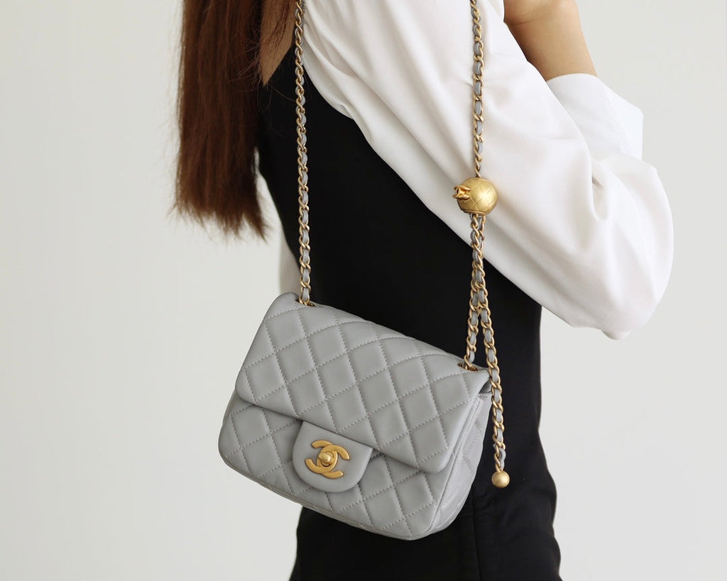 CHANEL FLAP BAG 17CM GREY LAMBSKIN GOLD HARDWARE