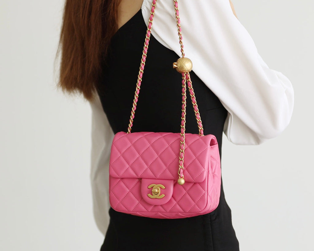 CHANEL FLAP BAG 17CM PINK LAMBSKIN GOLD HARDWARE