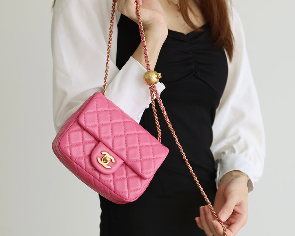 CHANEL FLAP BAG 17CM PINK LAMBSKIN GOLD HARDWARE