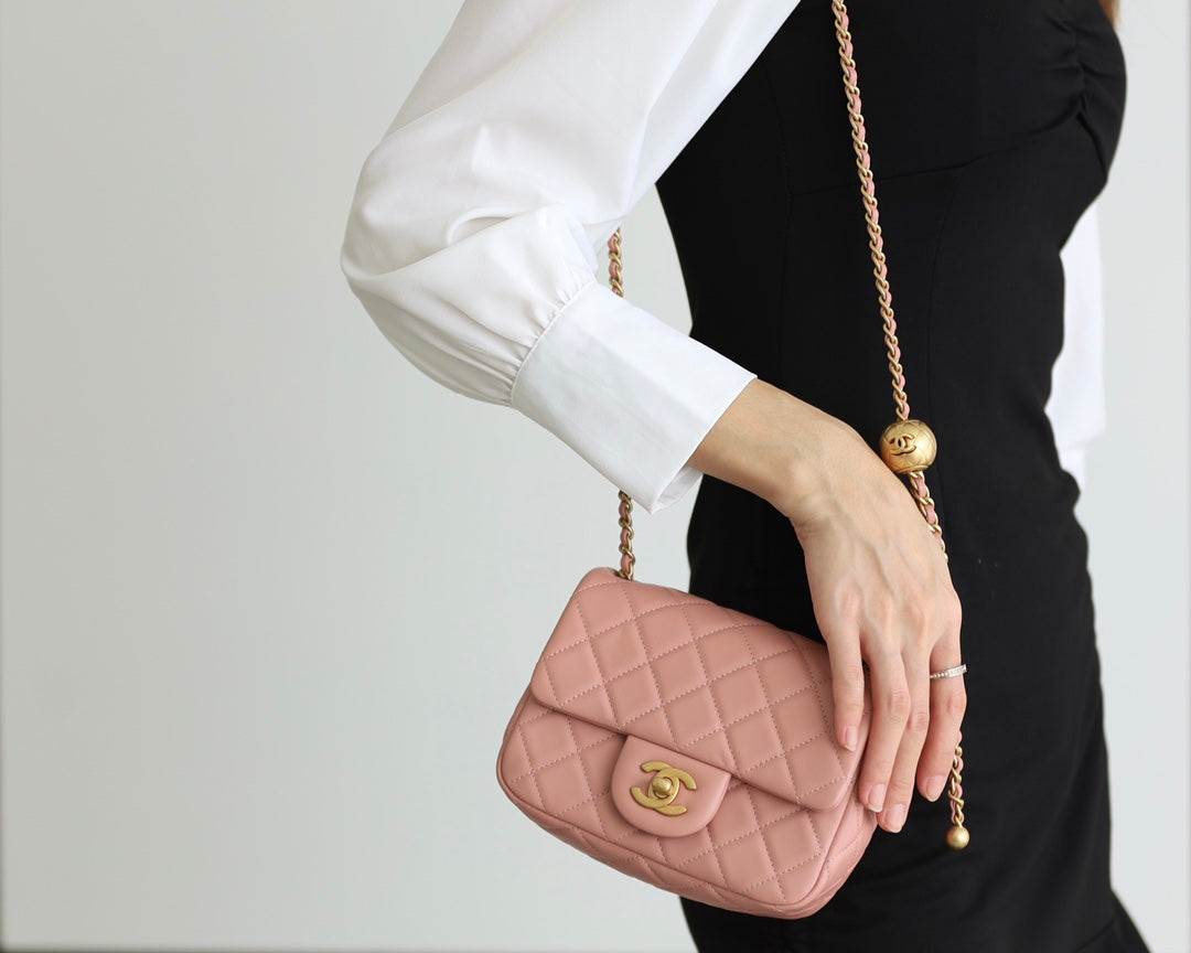 CHANEL FLAP BAG 17CM BABY PINK LAMBSKIN GOLD HARDWARE