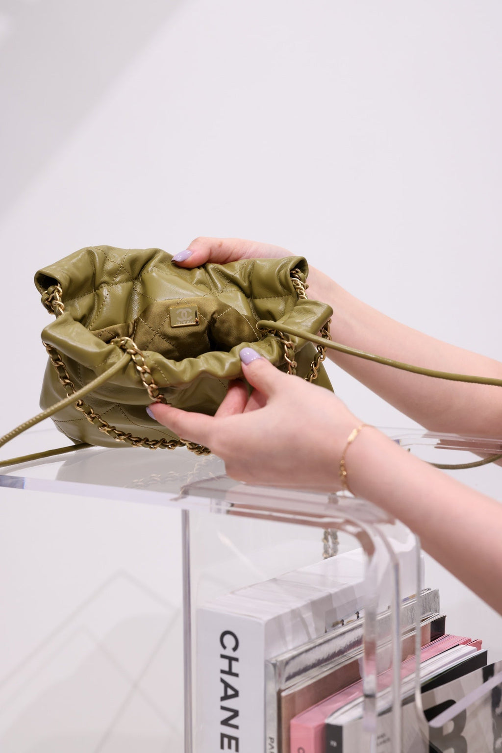 CHANEL HOBO BAG 22 KHAKI LAMBSKIN GOLD HARDWARE 20CM