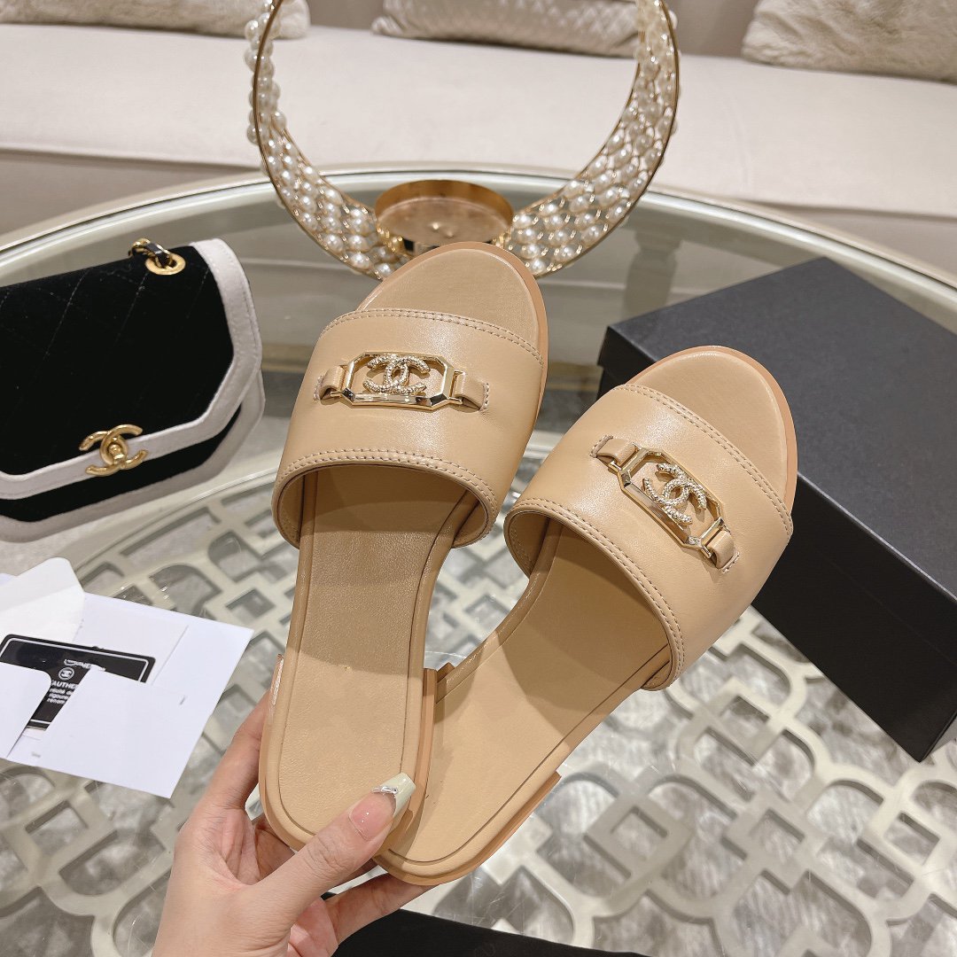 CHANEL Mules Beige Shiny Calfskin