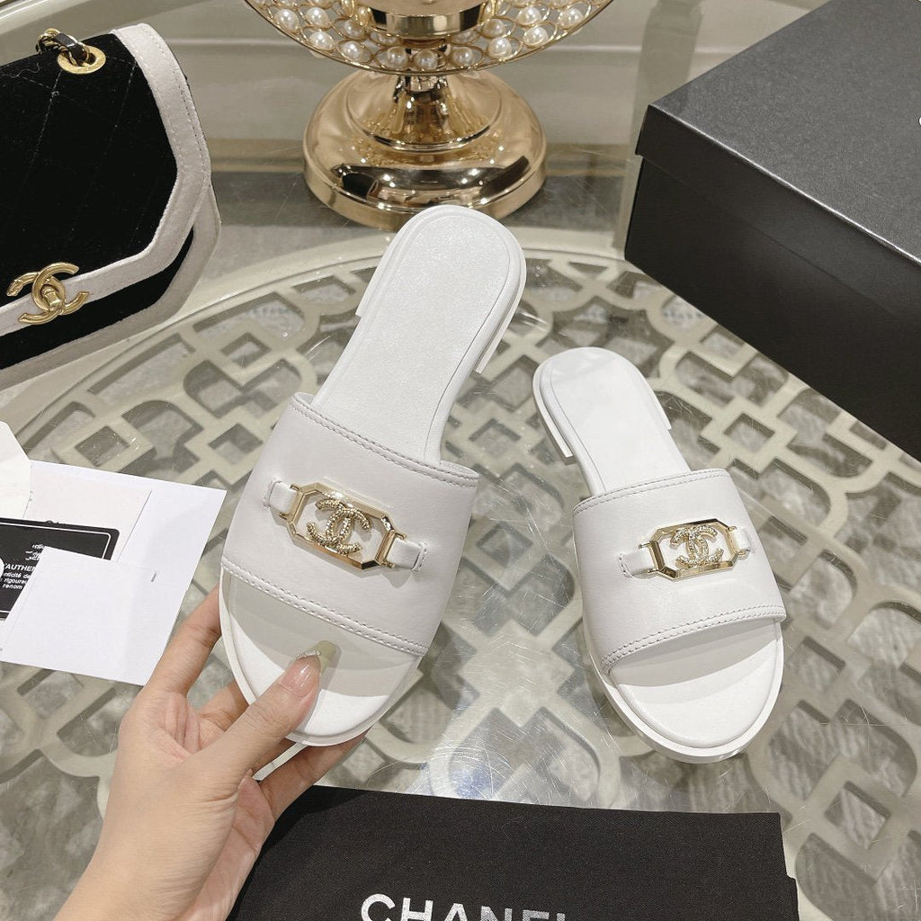 CHANEL Mules White Shiny Calfskin