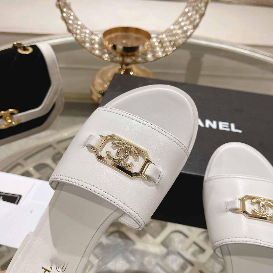CHANEL Mules White Shiny Calfskin