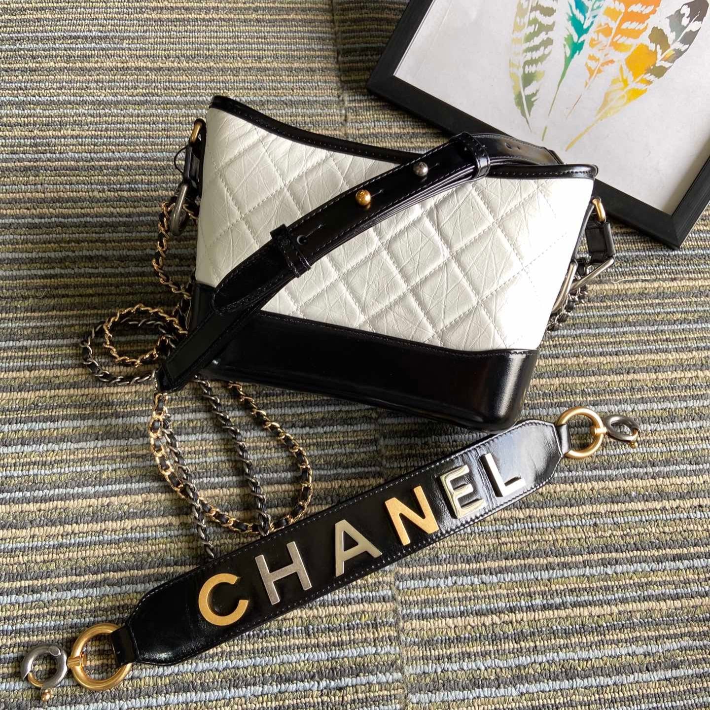 CHANEL MEDIUM 20 HOBO BAG IN WHITE MIX BLACK CALFSKIN WITH STRAP