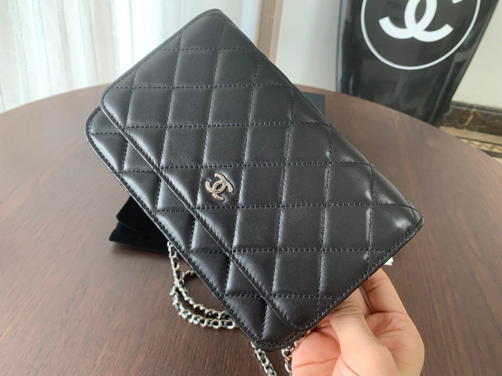 CHANEL WOC 19CM BLACK LAMBSKIN SILVER HARDWARE