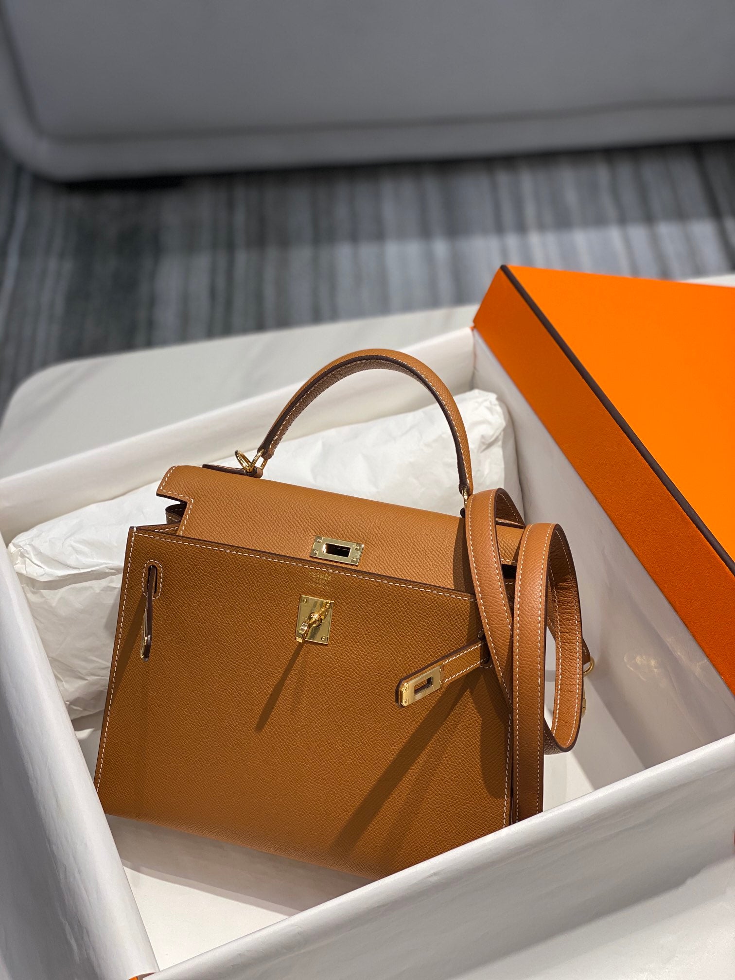 HERMES KELLY 28CM IN GOLD EPSOM CALFSKIN GOLD HARDWARE