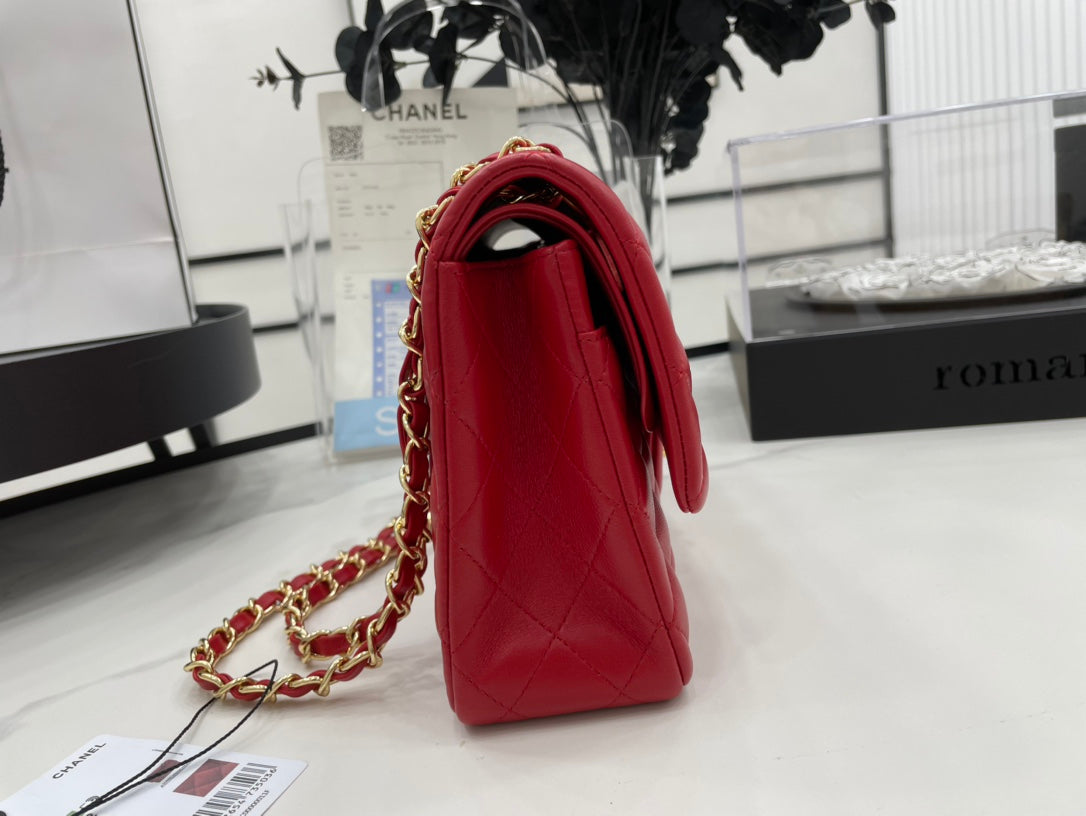 CHANEL 25 CLASSIC SMALL DOUBLE FLAP BAG IN CHERRY RED CALFSKIN WITH STRAP
