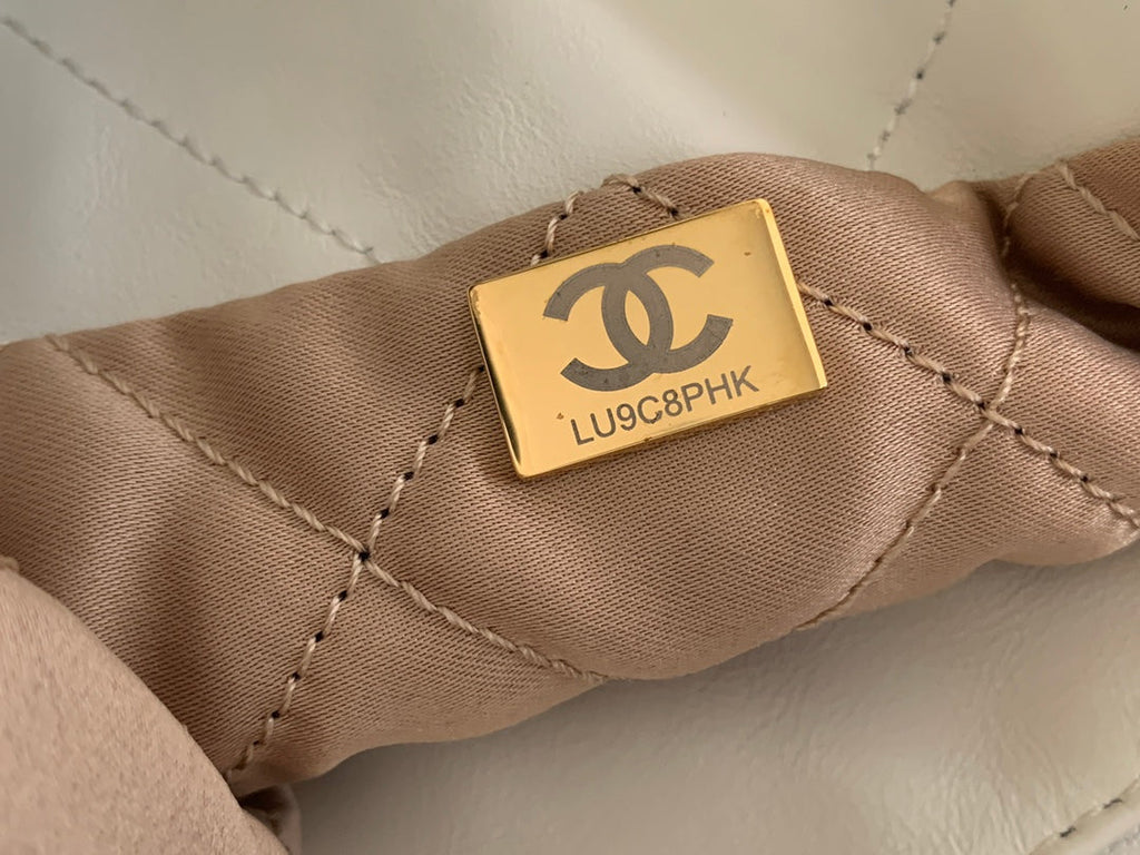 CHANEL MEDIUM 37 HANDBAG IN WHITE SHINY CALFSKIN GOLD HARDWARE