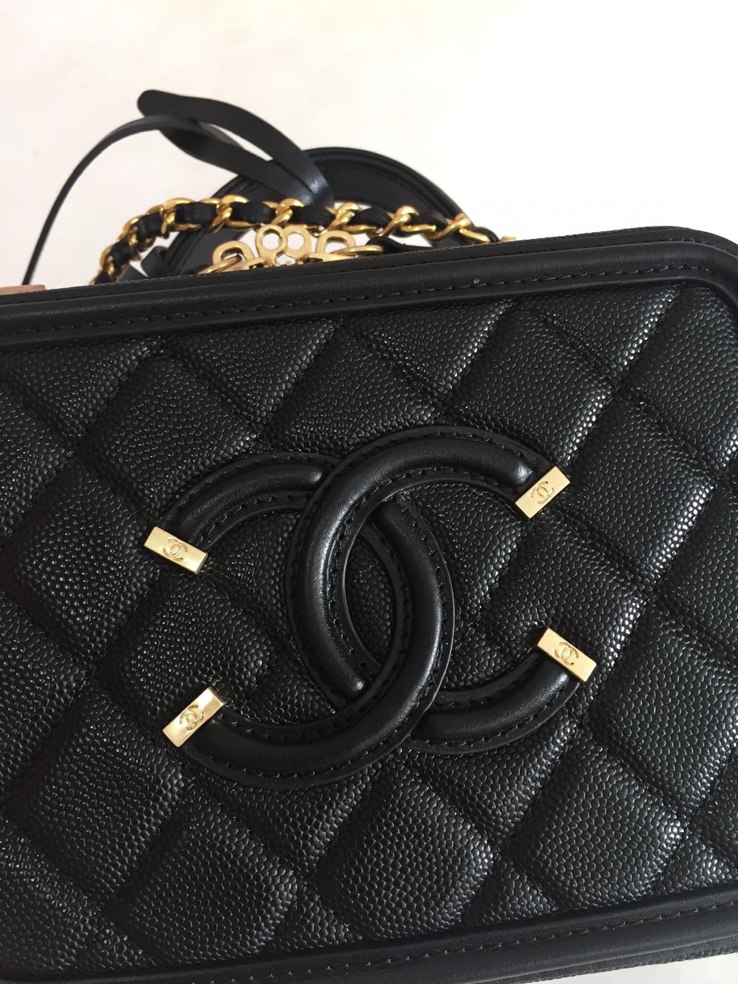 CHANEL MINI 17 VANITY CASE IN BLACK CALFSKIN GOLD HARDWARE