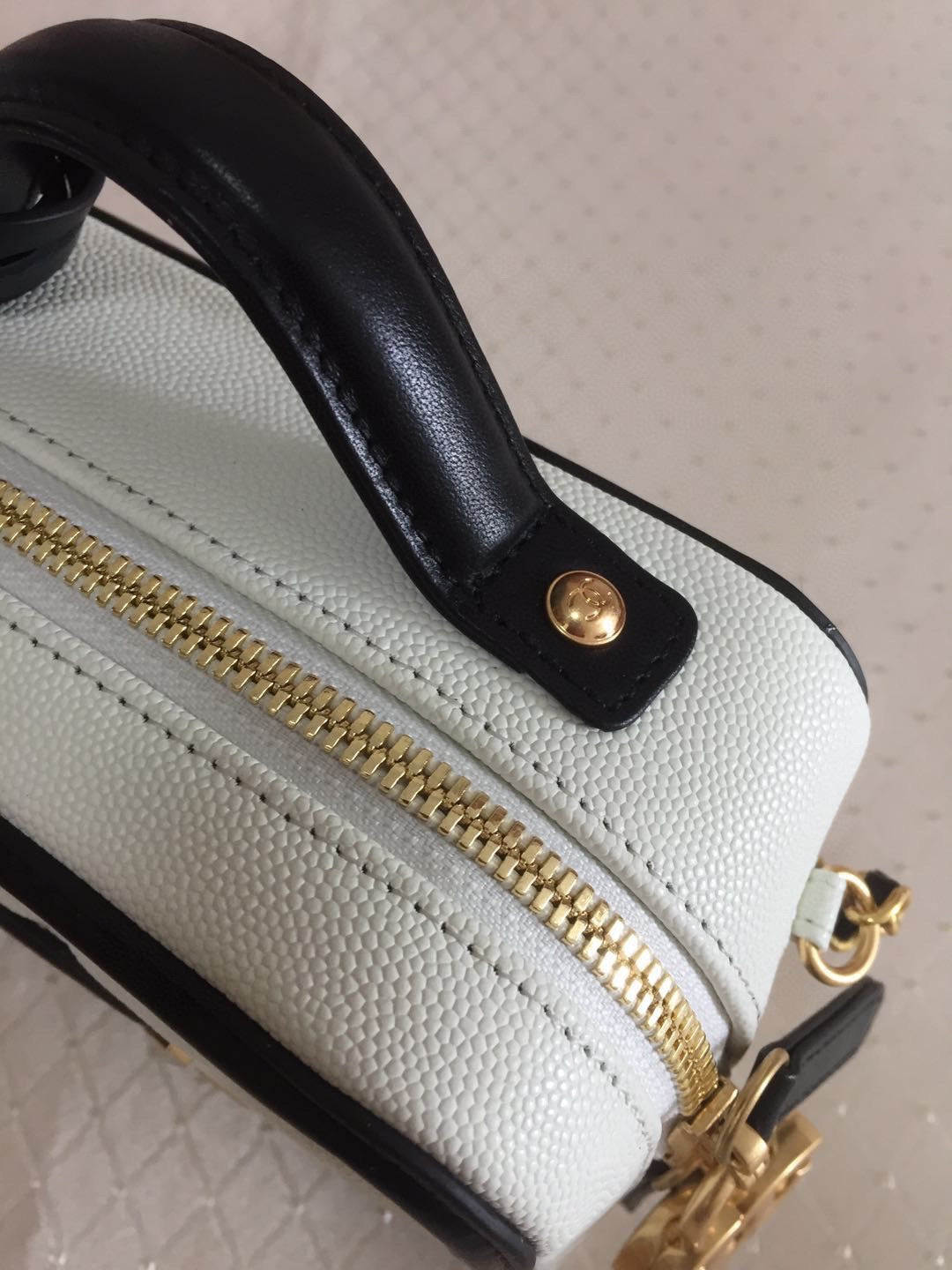 CHANEL MINI 17 VANITY CASE IN BLACK MIX WHITE CALFSKIN GOLD HARDWARE