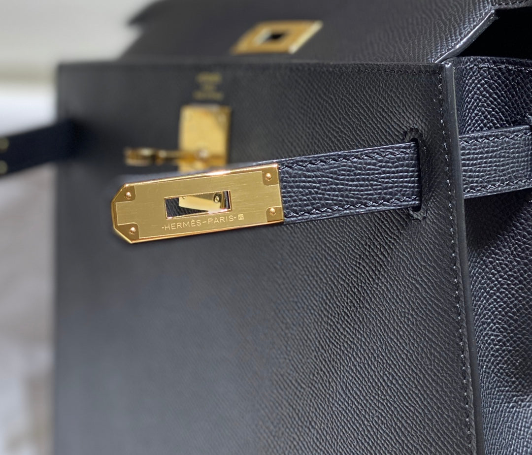 HERMES KELLY 28CM IN NOIR EPSOM CALFSKIN GOLD HARDWARE