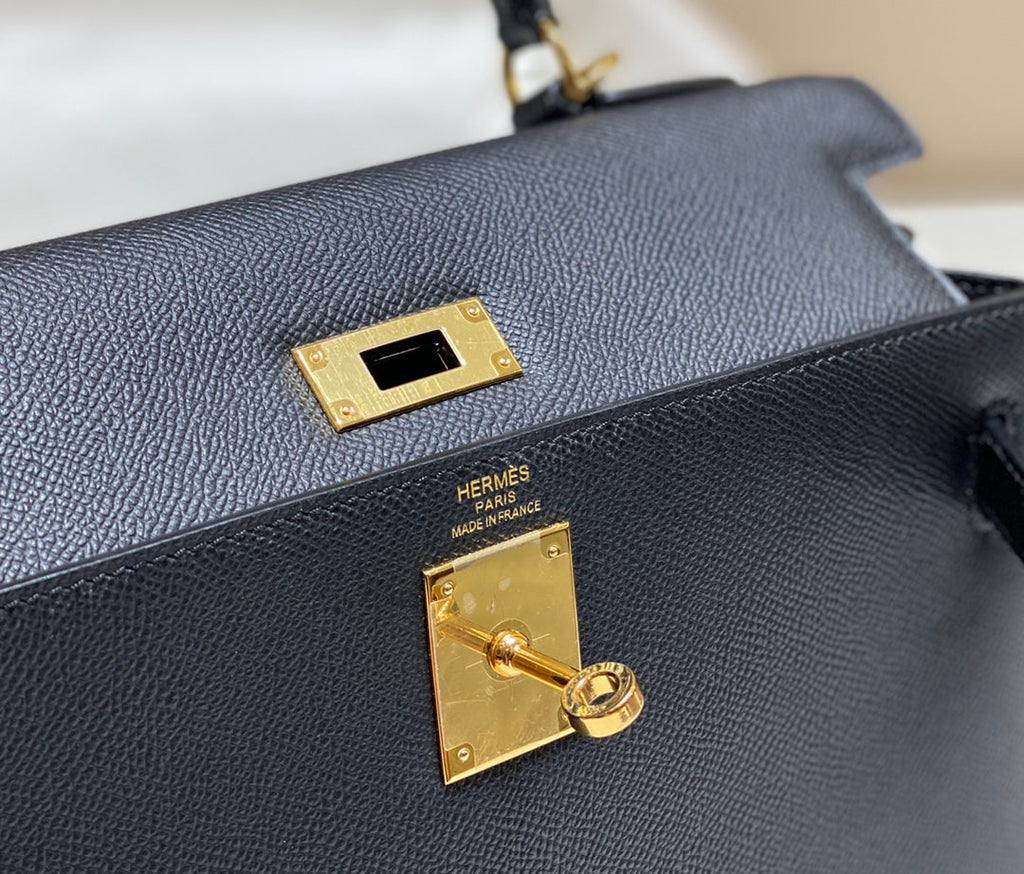 HERMES KELLY 28CM IN NOIR EPSOM CALFSKIN GOLD HARDWARE