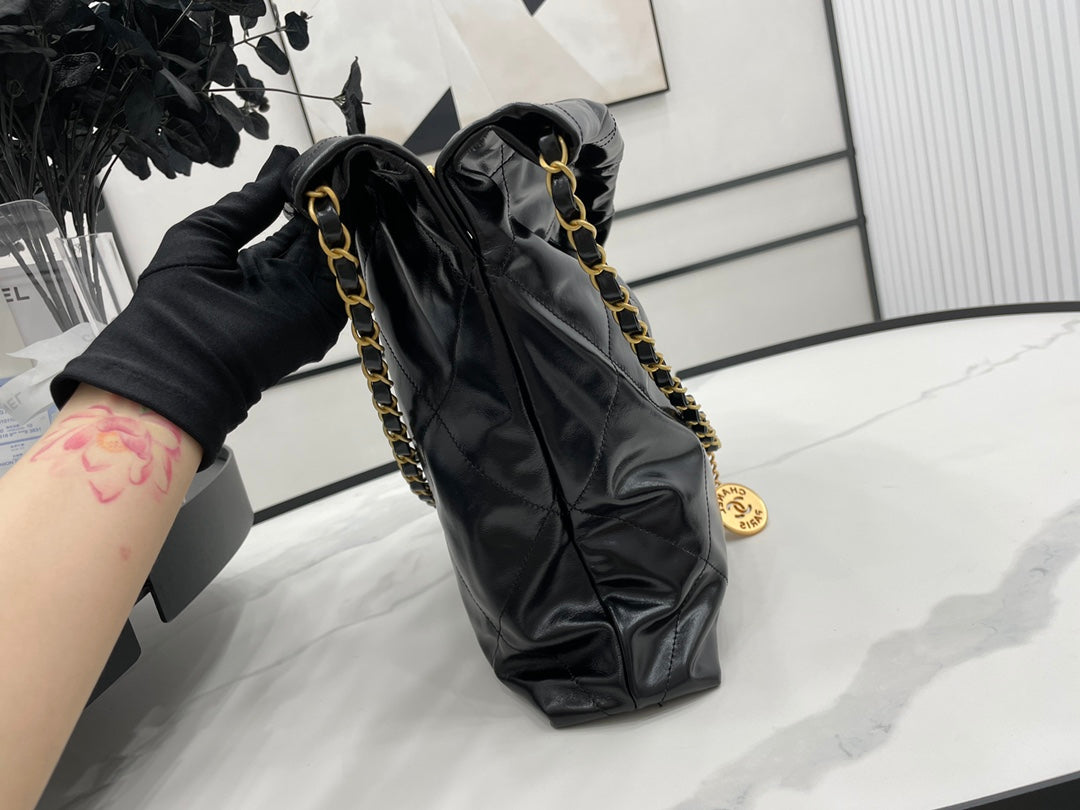 CHANEL LARGE 42 HANDBAG IN BLACK CALFSKIN GOLD HARDWARE