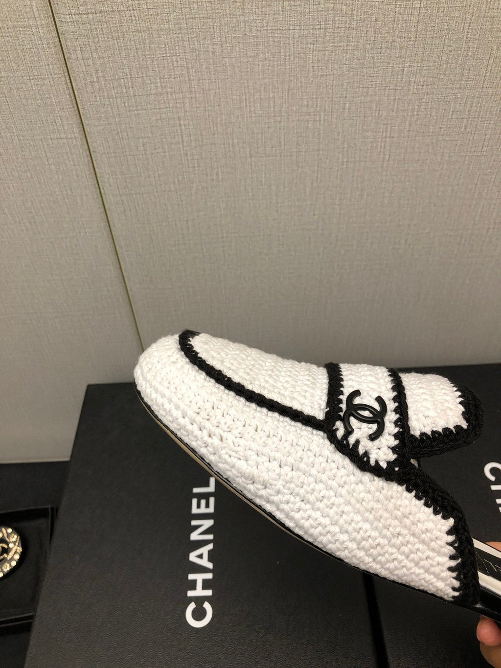 CHANEL HALF-MULES IN WHITE MIX BLACK WOOL WOVEN