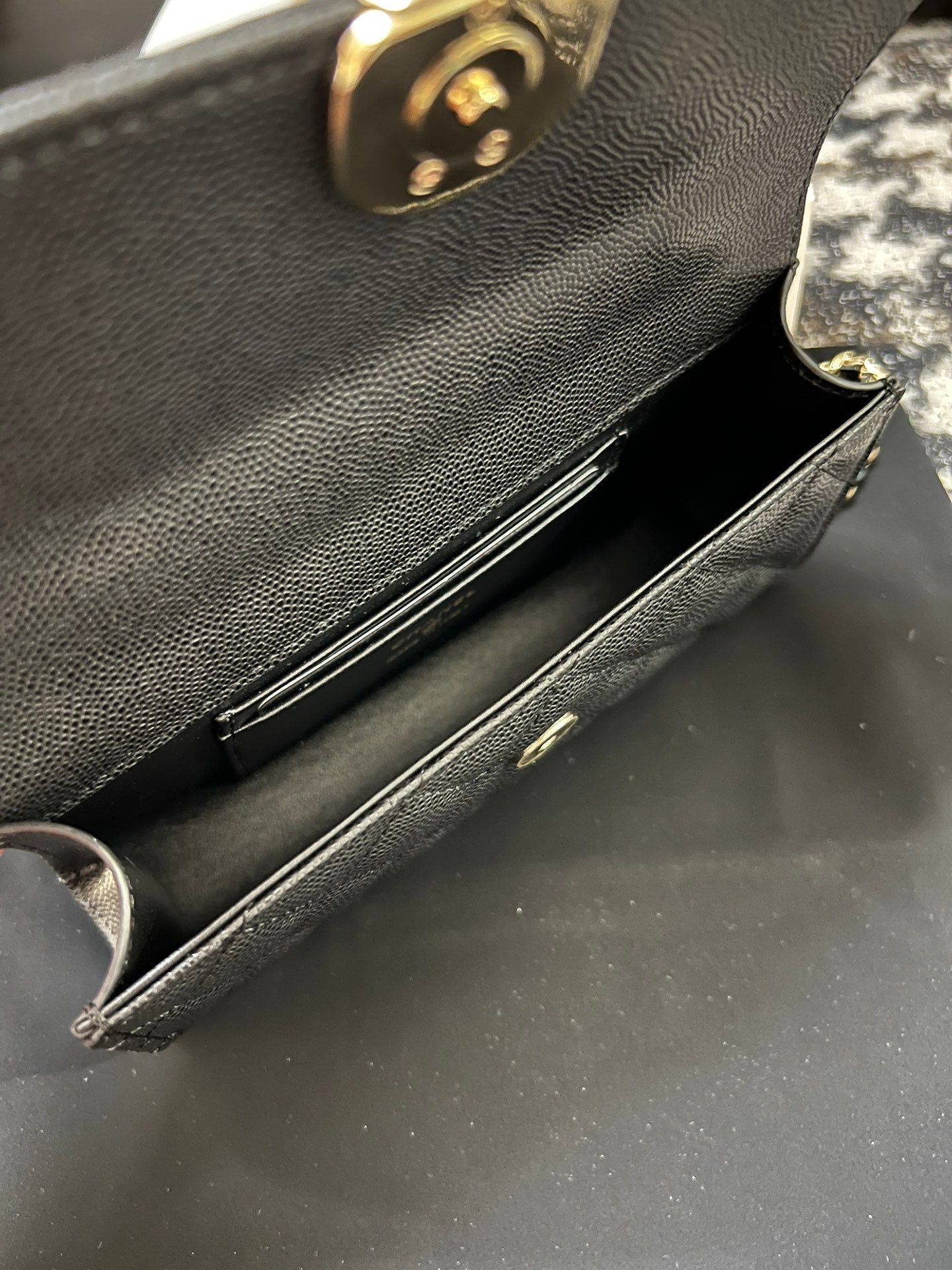 CHANEL KELLY 18 BAG IN BLACK CALFSKIN WITH GOLD HARDWARE