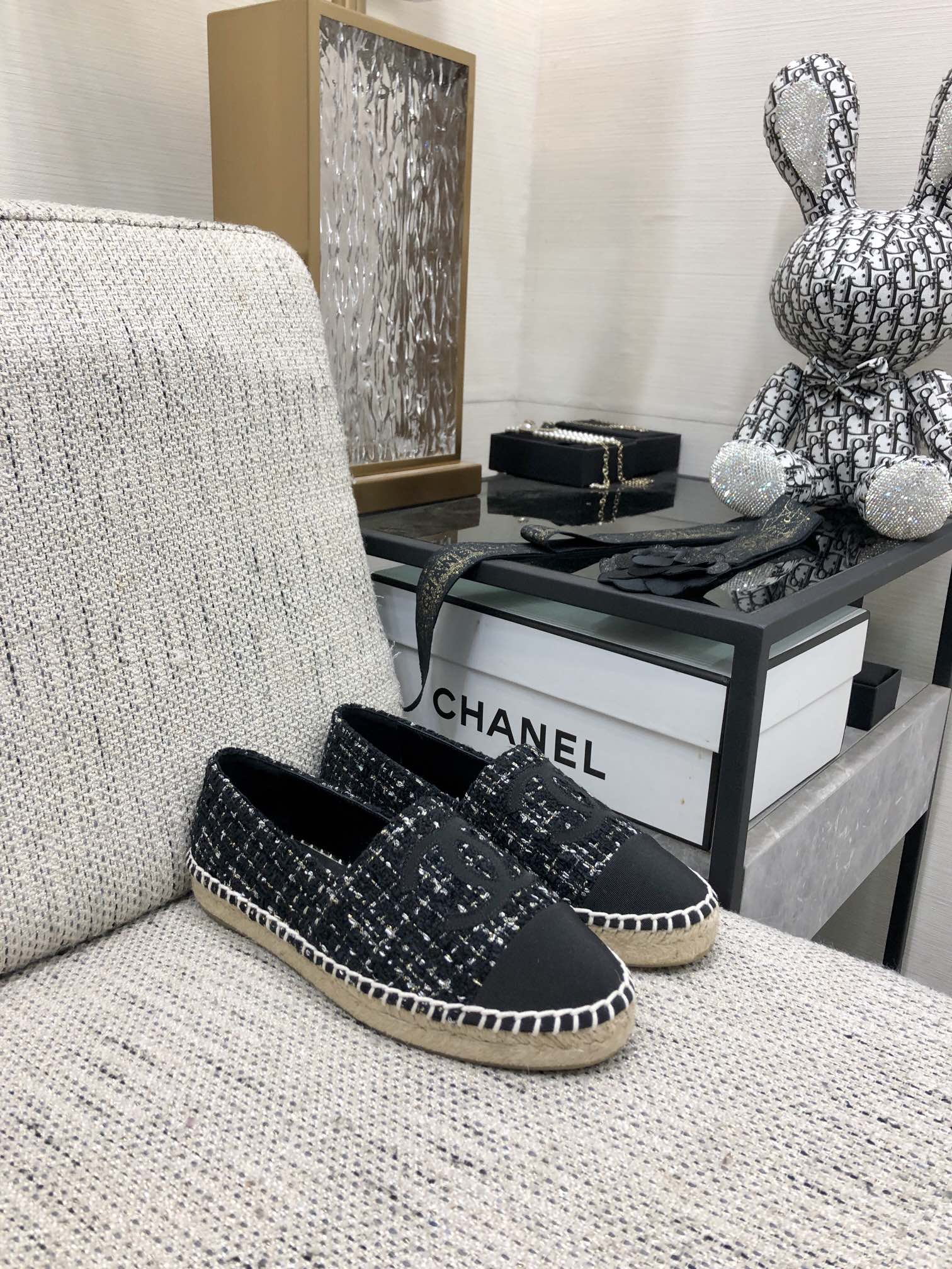CHANEL LOAFER IN BLACK MIX WHITE WOOL TWEED