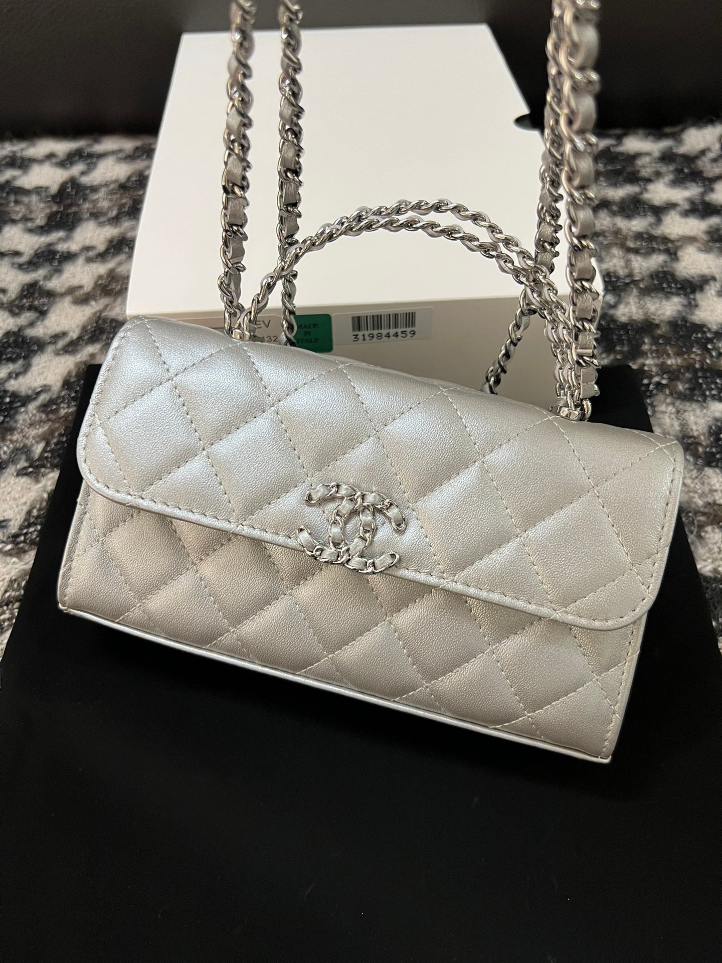CHANEL KELLY 18 BAG IN SILVER CALFSKIN WITH STRAP