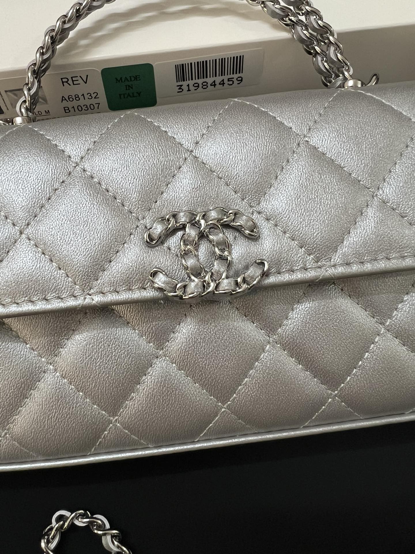 CHANEL KELLY 18 BAG IN SILVER CALFSKIN WITH STRAP