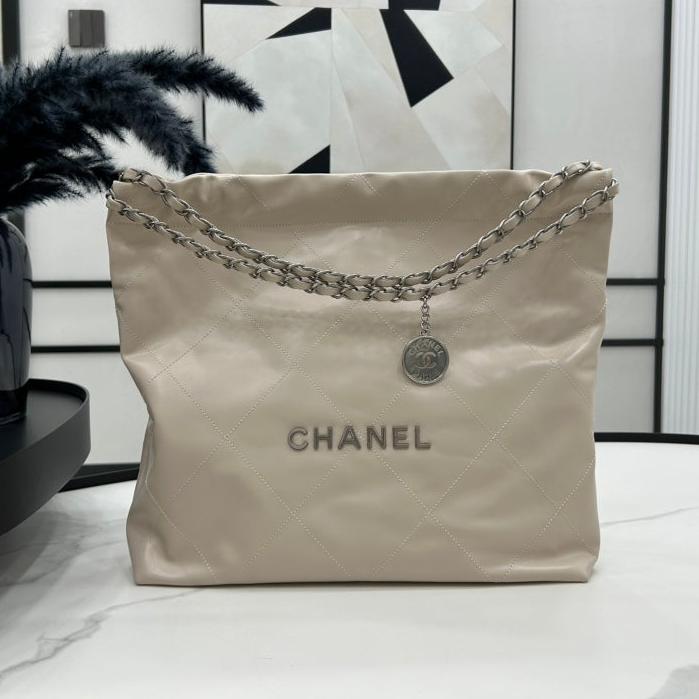 CHANEL LARGE 42 HANDBAG IN BEIGE CREAM CALFSKIN SILVER HARDWARE