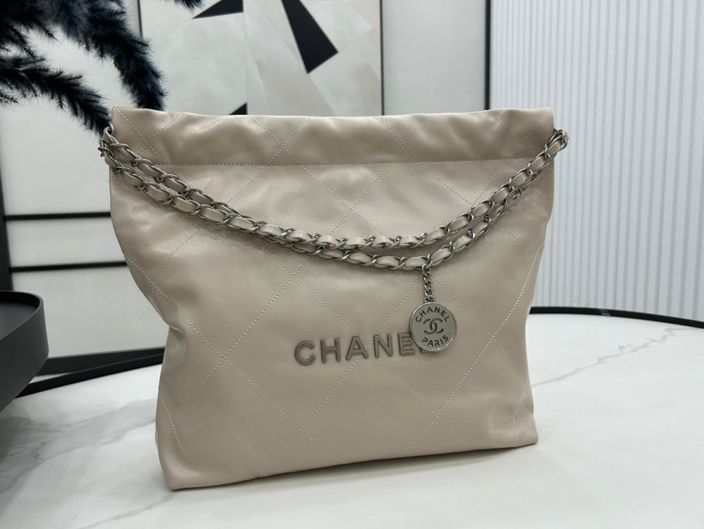 CHANEL MEDIUM 37 HANDBAG IN BEIGE CREAM CALFSKIN SILVER HARDWARE