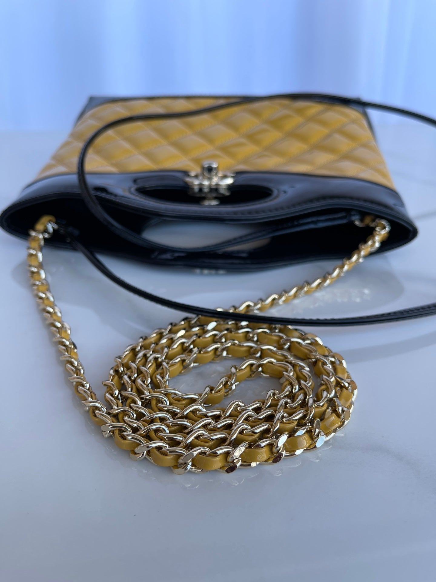 CHANEL MINI 23 SHOPPING BAG IN GLOSSY BLACK MIX MUSTARD YELLOW CALFSKIN