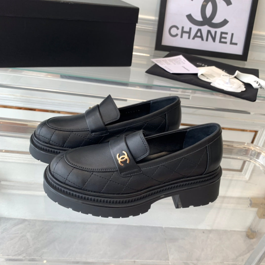 CHANEL MOASINS black 1 CALFSKIN