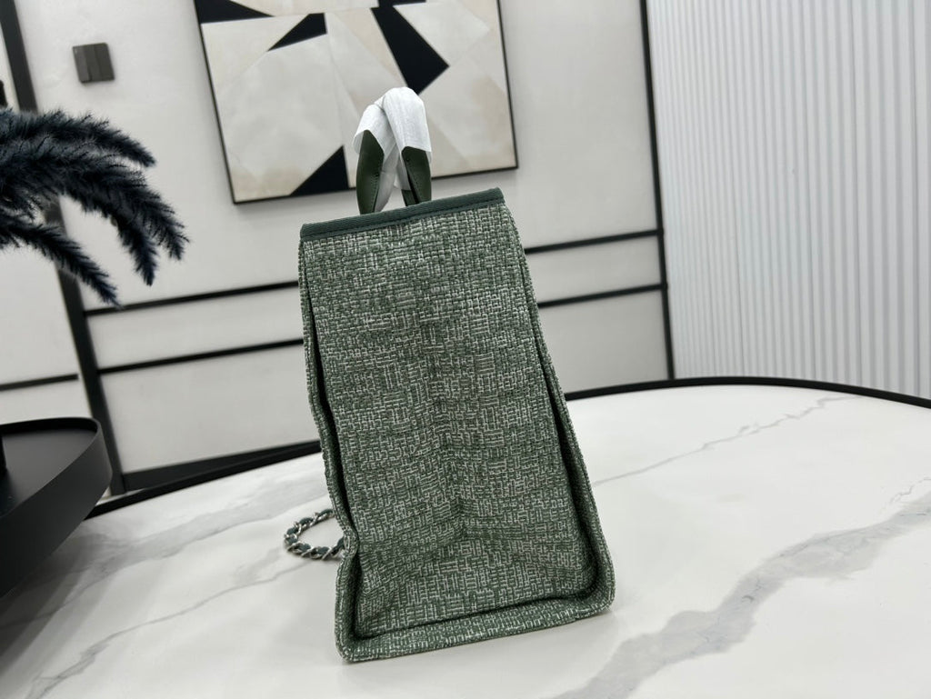 CHANEL DEAUVILLE LARGE 38 TOTE BAG IN LIGHT GREEN CANVAS