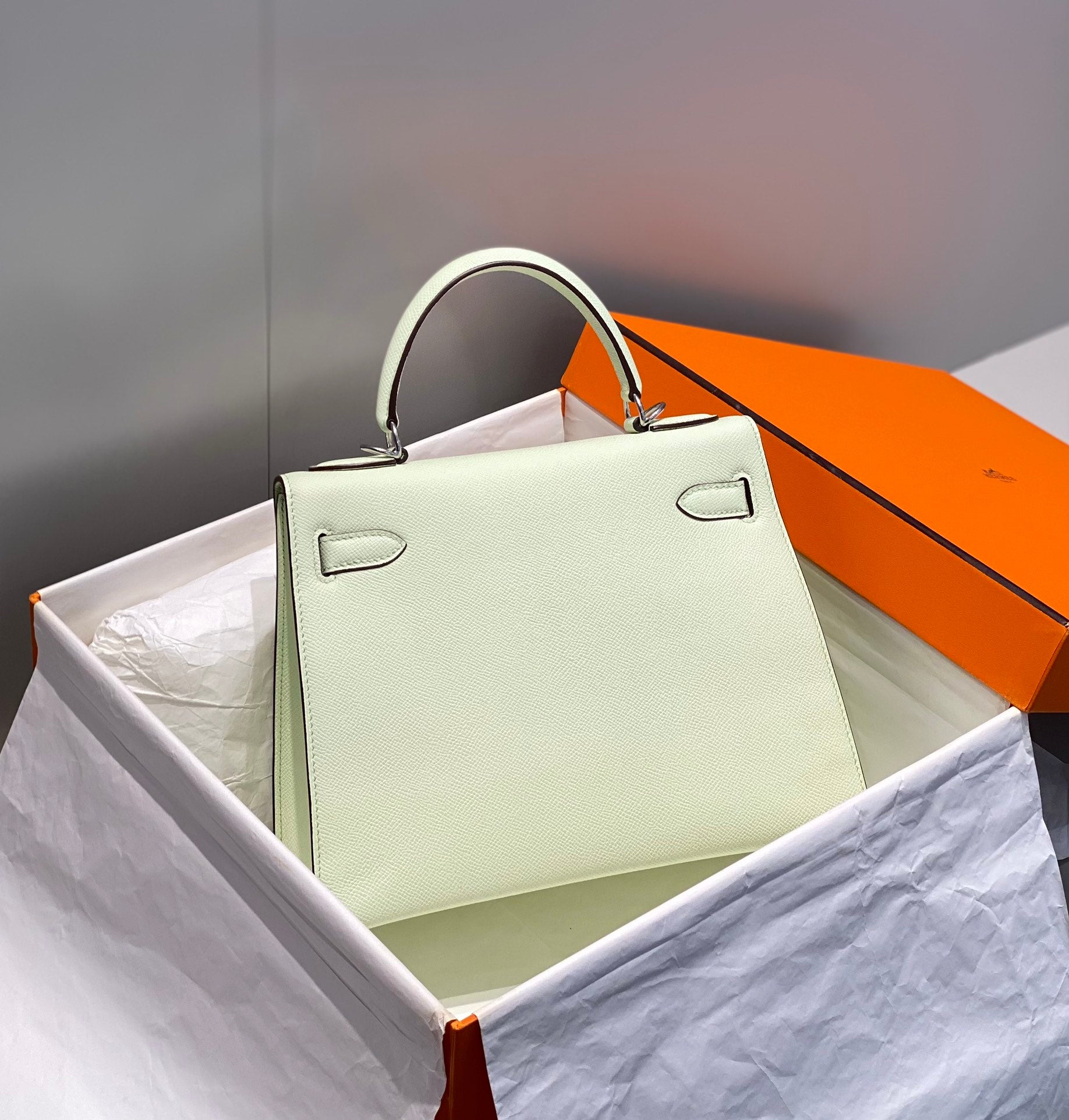 HERMES KELLY 28CM IN VERT FIZZ SWIFT CALFSKIN SILVER HARDWARE