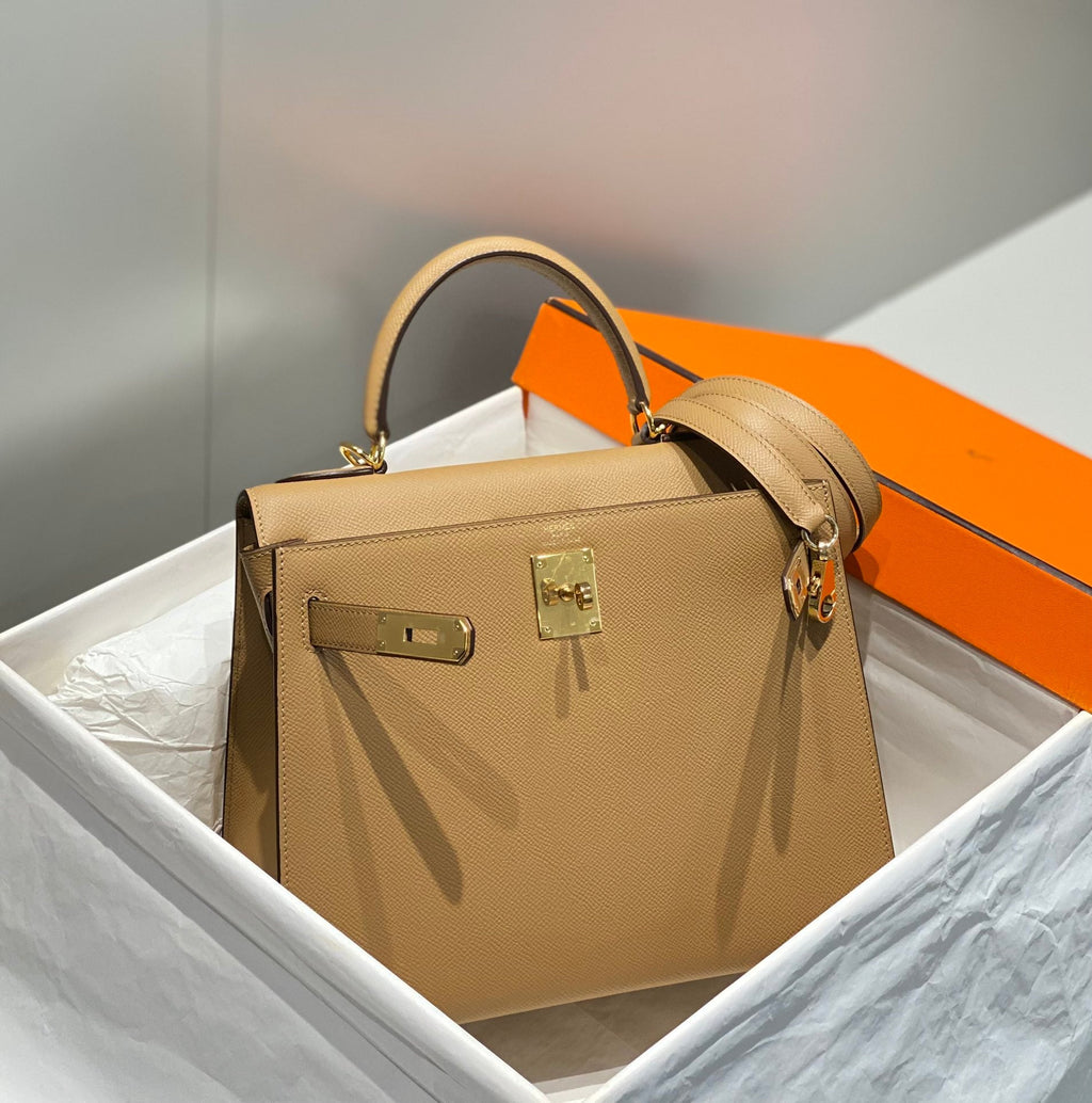 HERMES KELLY 28CM IN CHAI EPSOM CALFSKIN GOLD HARDWARE