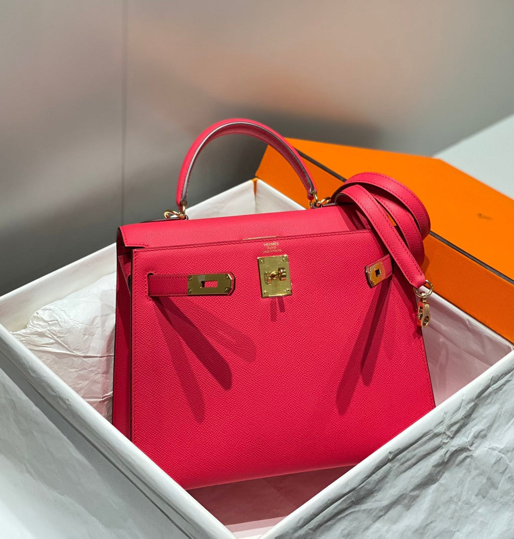 HERMES KELLY 28CM IN ROSE TYRIEN SWIFT CALFSKIN GOLD HARDWARE