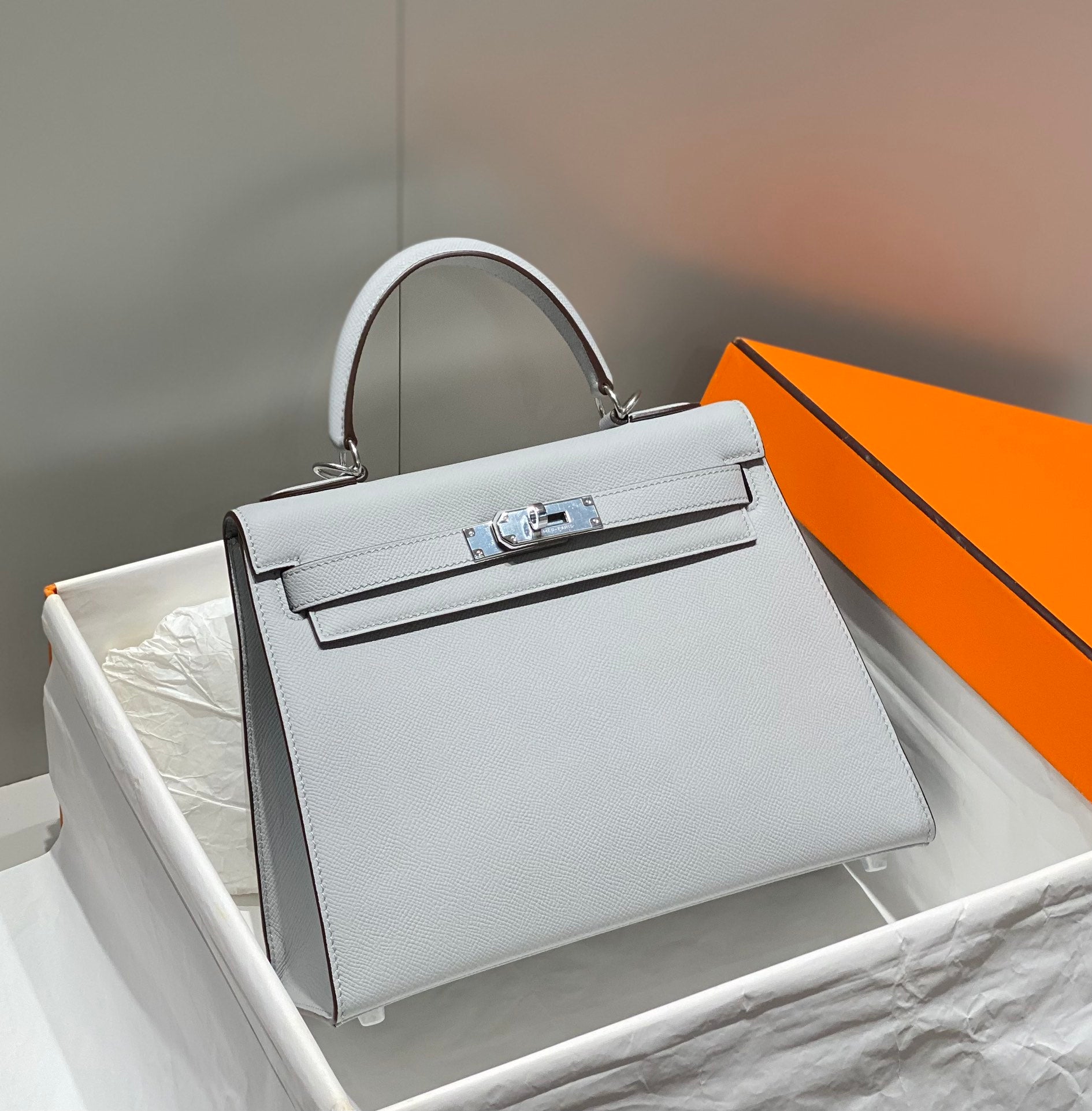 HERMES KELLY 28CM IN GRIS PERLE EPSOM CALFSKIN PALLADIUM HARDWARE