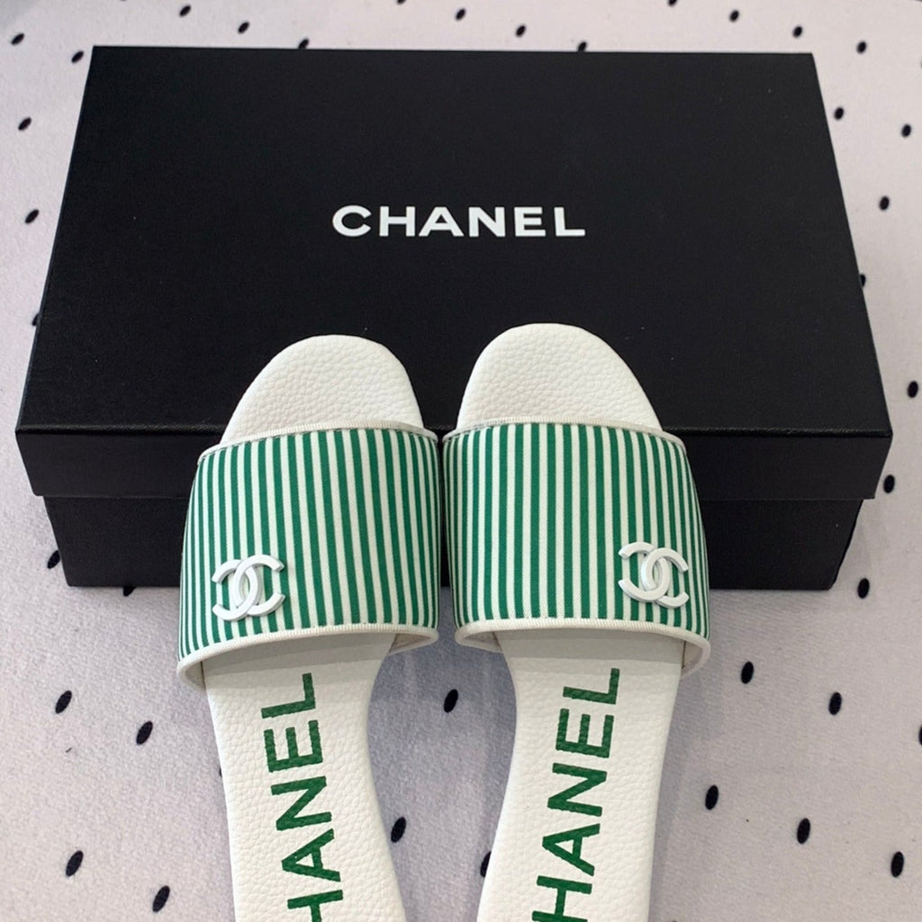 CHANEL MULES green LAMBSKIN