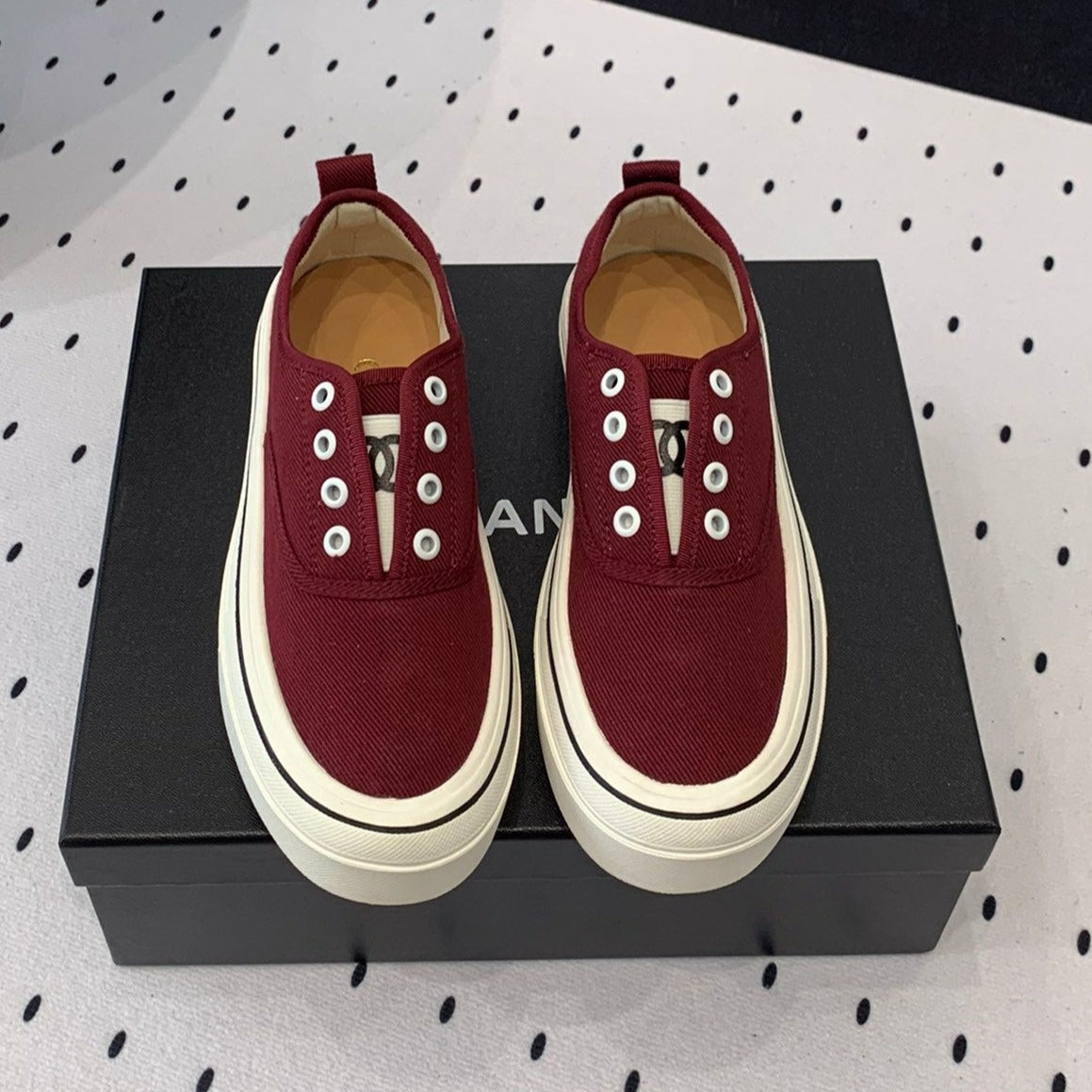 CHANEL LACELESS SNEAKERS PLATFORM IN ROSEWOOD CANVAS