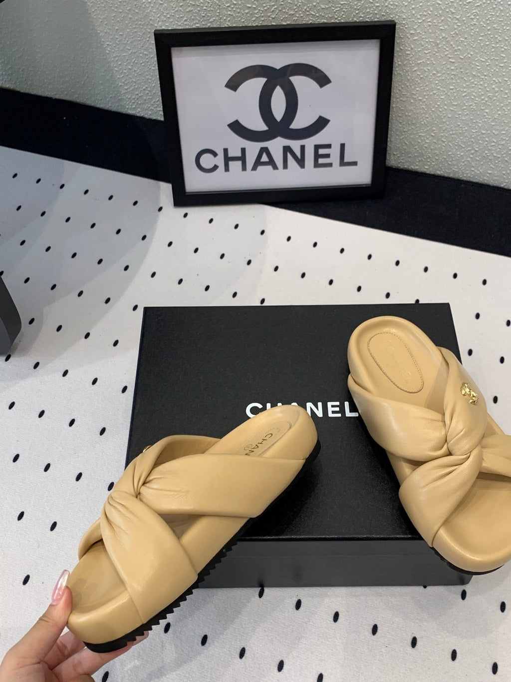 CHANEL TWISTED SLIPPERS IN DARK CREAM LAMBSKIN