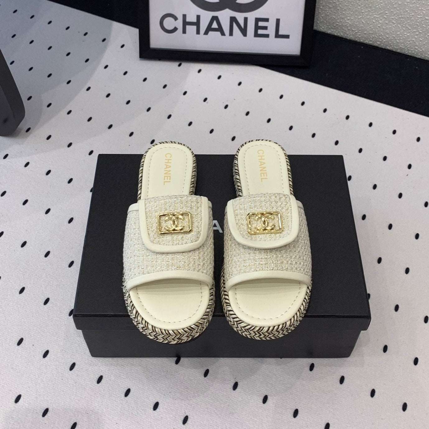 CHANEL Double  Women New Trendy Calfskin Slippers White