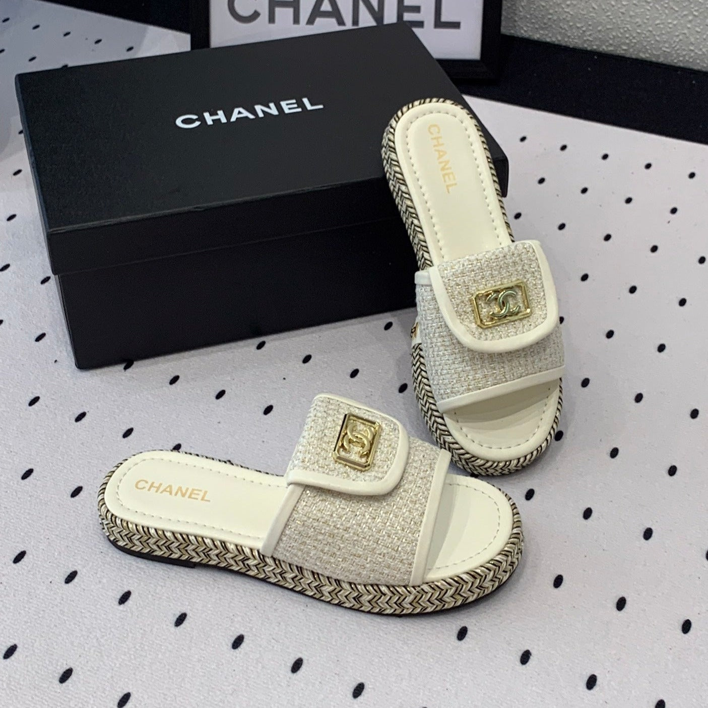 CHANEL Double  Women New Trendy Calfskin Slippers White