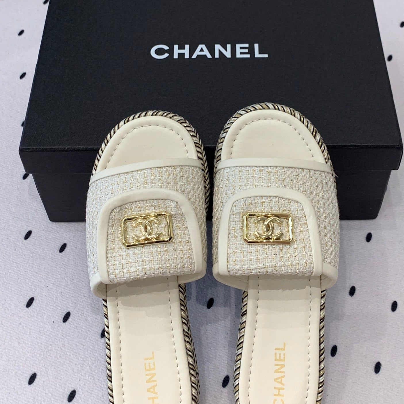CHANEL Double  Women New Trendy Calfskin Slippers White