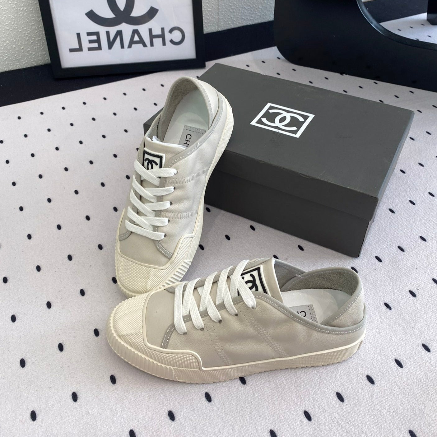 CHANEL CASUAL SHOES IN GREY LAMBSKIN