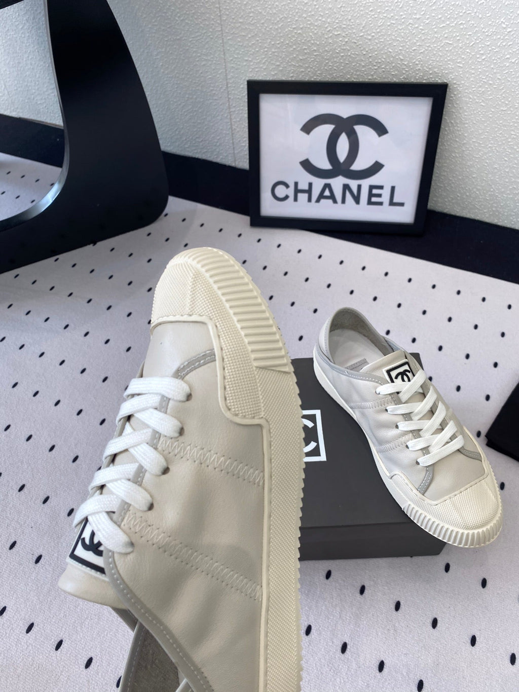 CHANEL CASUAL SHOES IN GREY LAMBSKIN