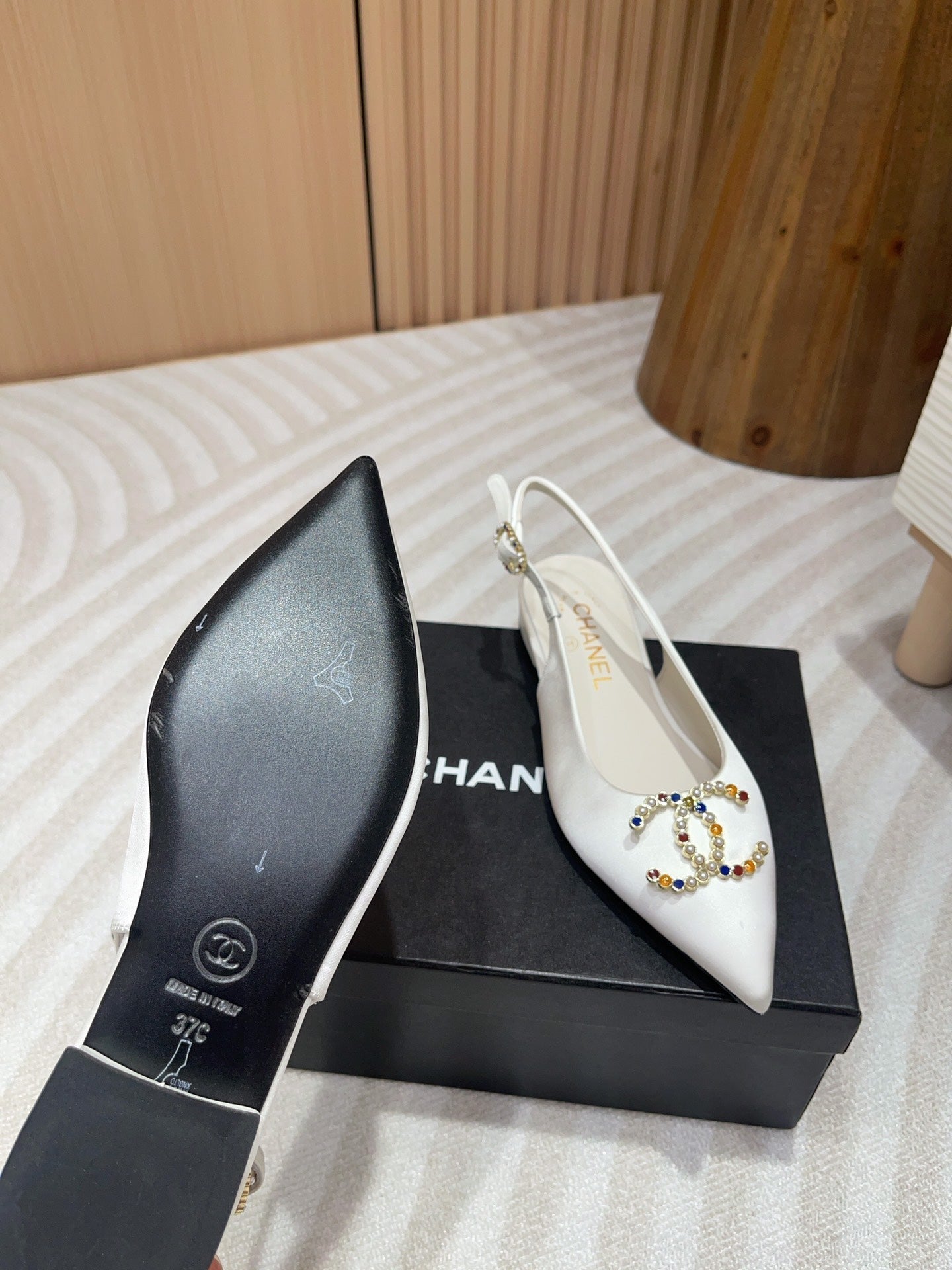CHANEL SLINGBACKS WHITE SATIN AND LAMBSKIN