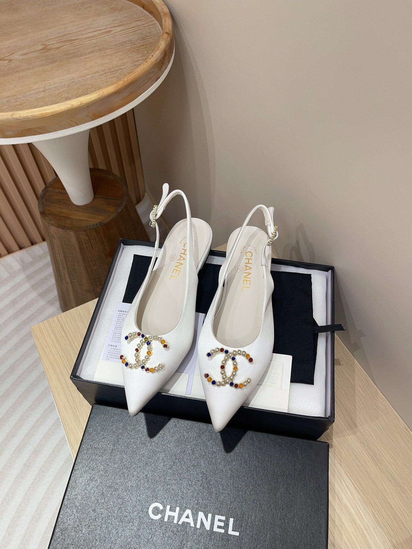CHANEL SLINGBACKS WHITE SATIN AND LAMBSKIN
