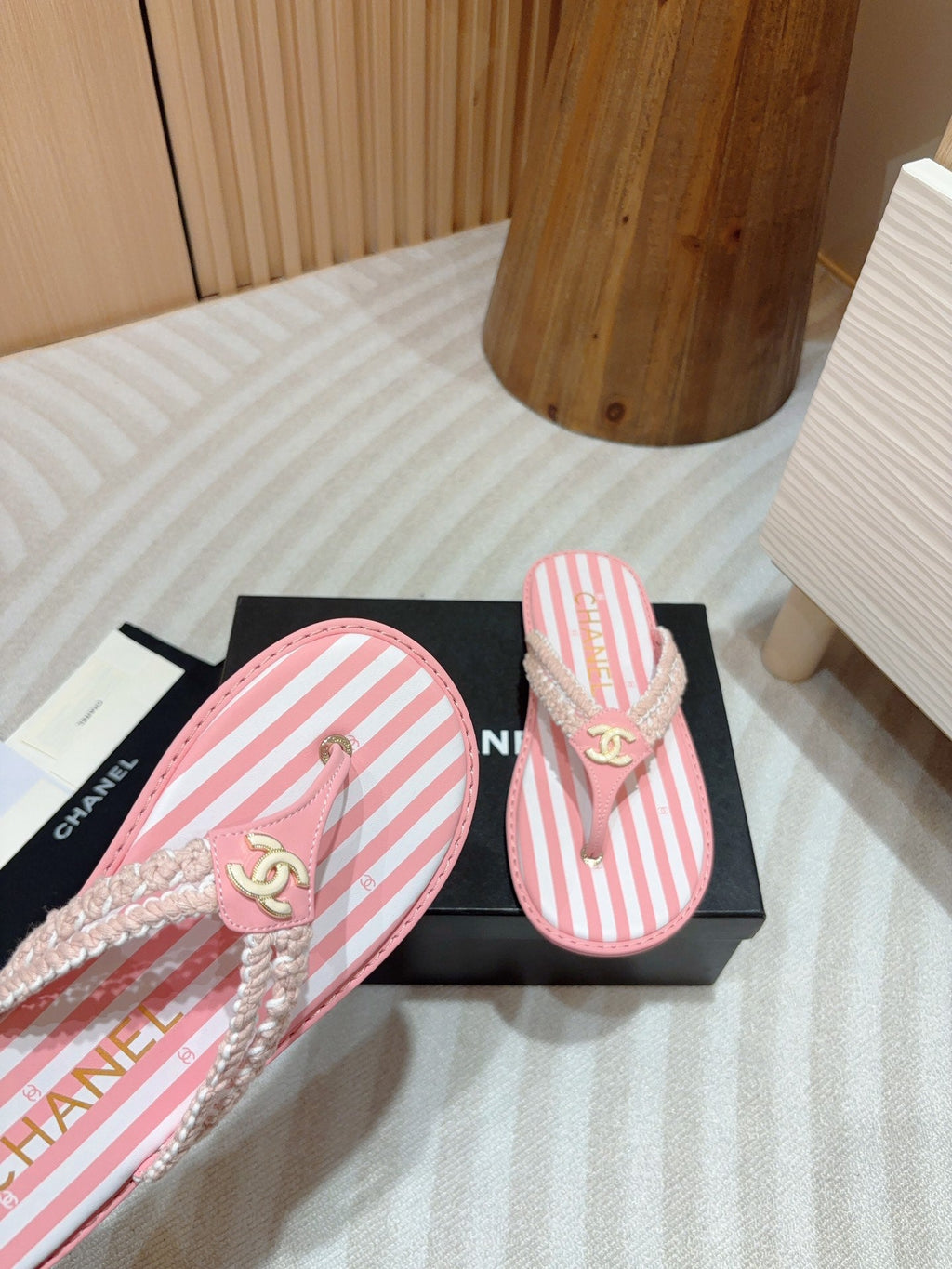 CHANEL WOVEN FLIP FLOP WHITE MIX PINK SHEEPSKIN