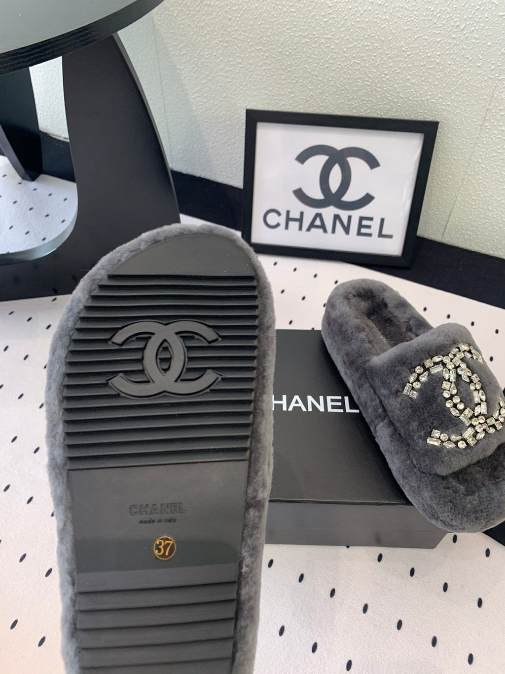 CHANEL THICK-SOLED SLIPPERS IN GREY SHEEP WOOL