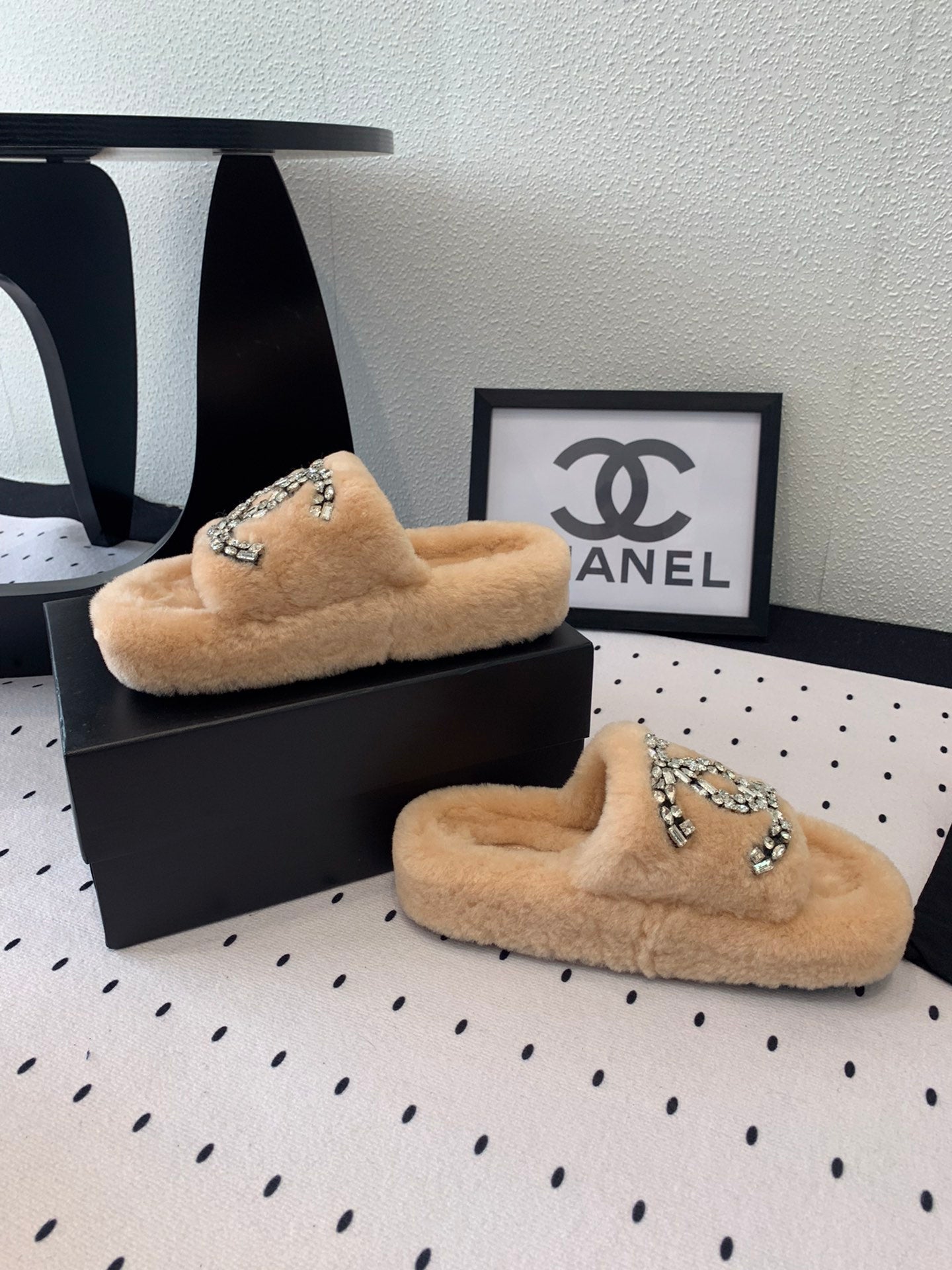 CHANEL THICK-SOLED SLIPPERS IN BRIGHT CREAM SHEEP WOOL