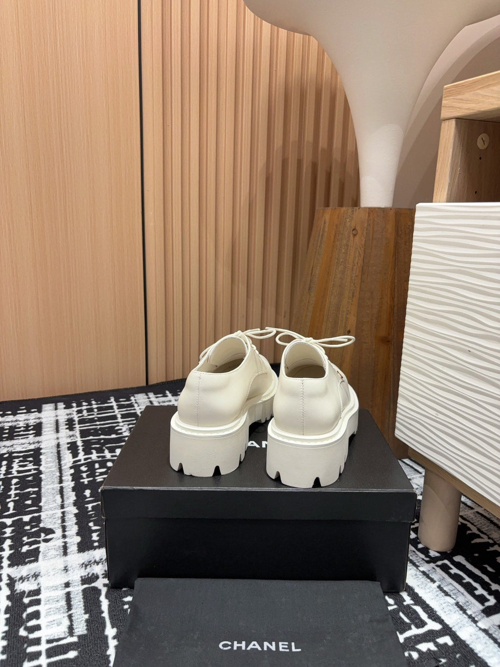 CHANEL OXFORD SHOES IN WHITE CALFSKIN