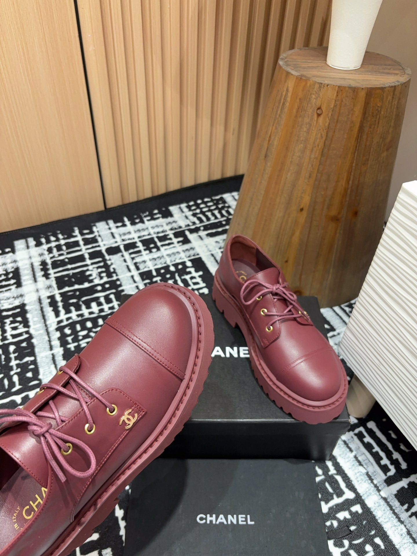 CHANEL OXFORD SHOES IN BURGUNDY RED CALFSKIN
