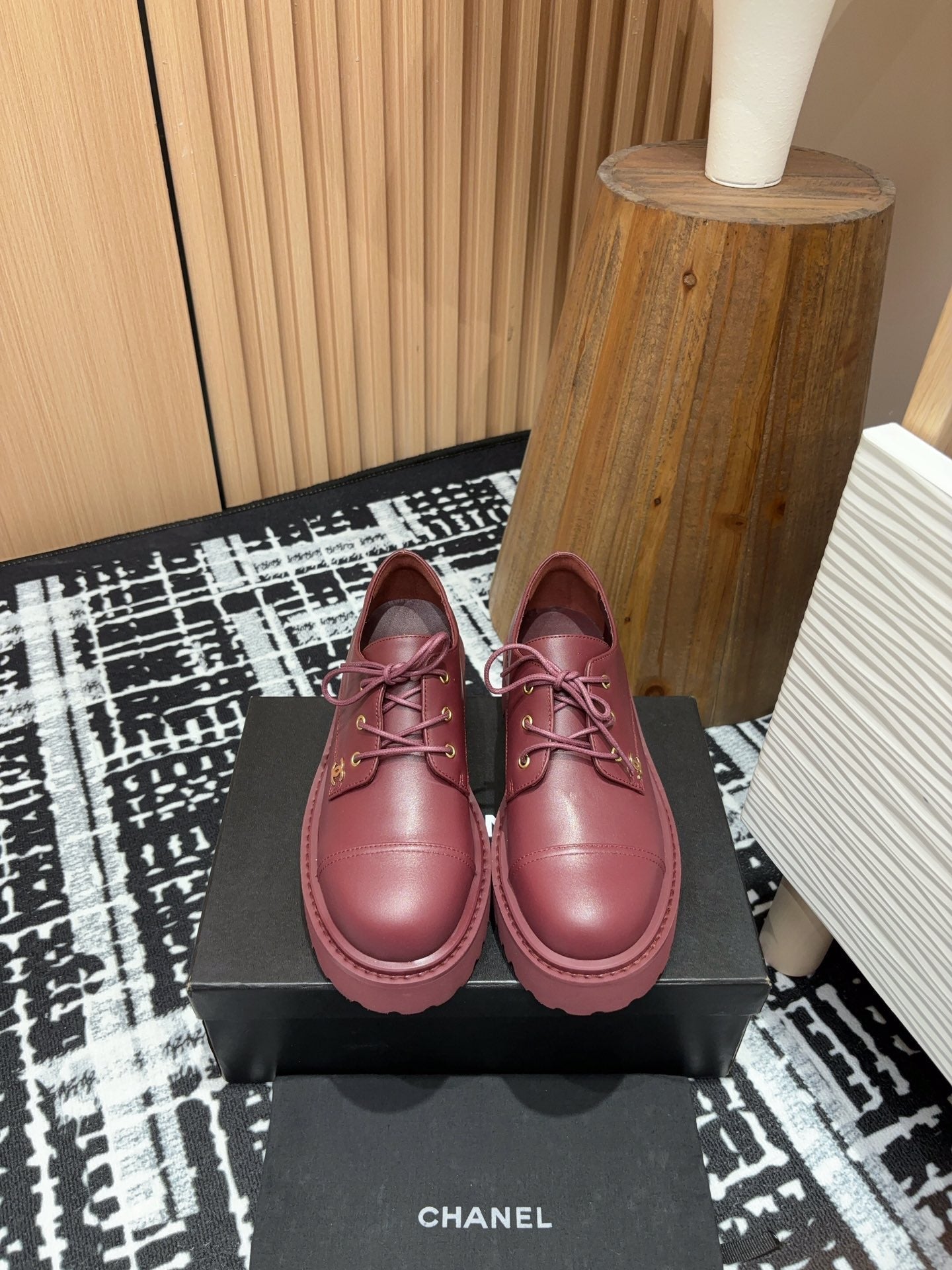 CHANEL OXFORD SHOES IN BURGUNDY RED CALFSKIN