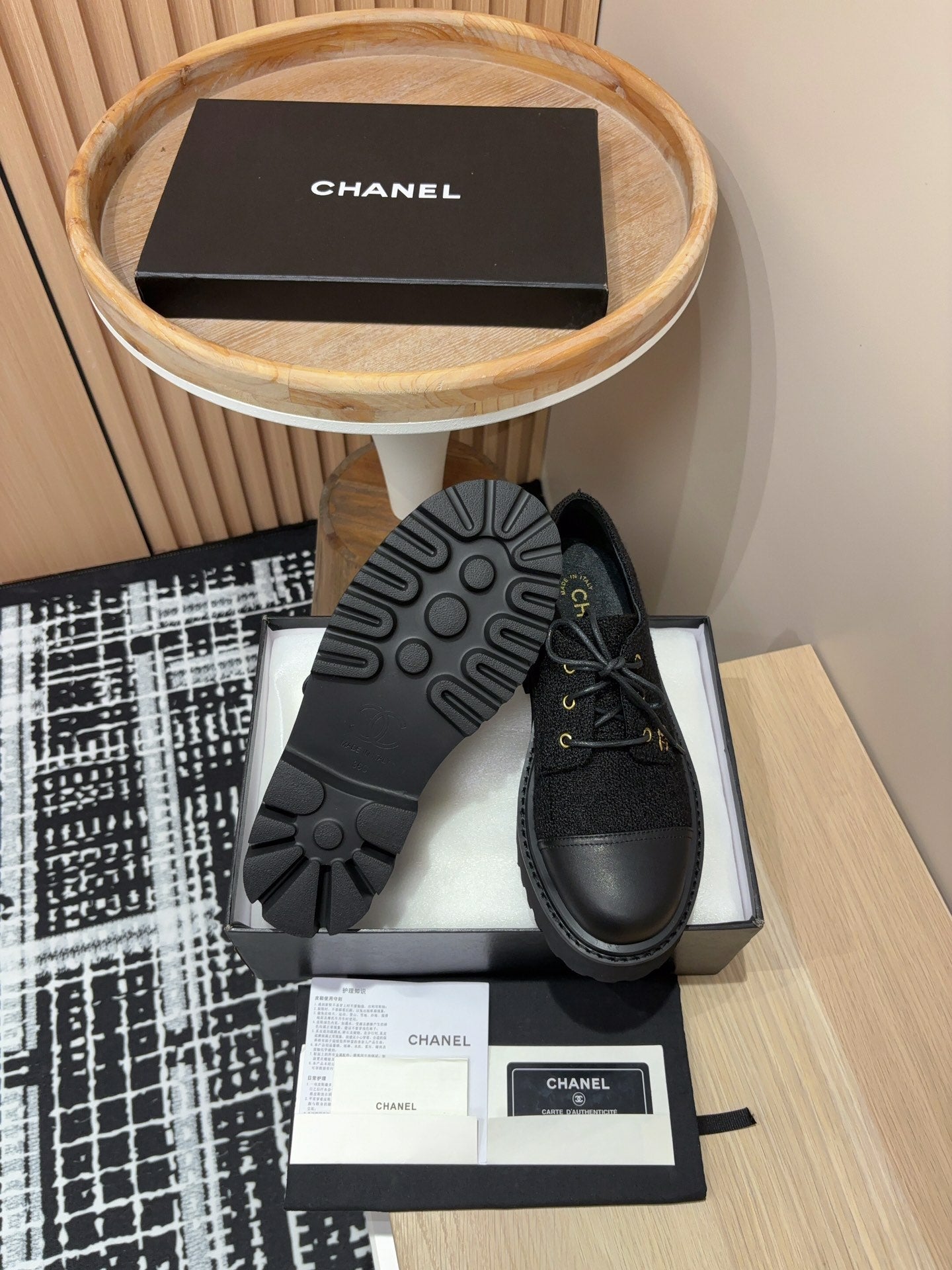 CHANEL OXFORD SHOES IN BLACK TWEED AND CALFSKIN